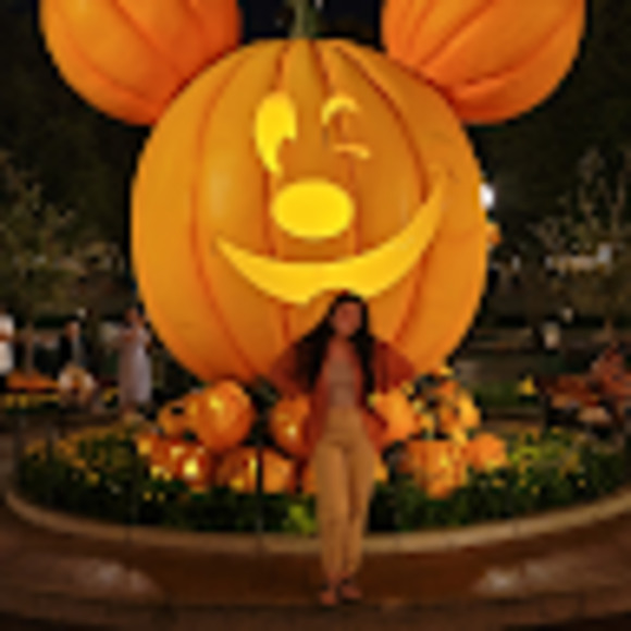 Meet your Posher, Alejandra - Picture 1 of 1